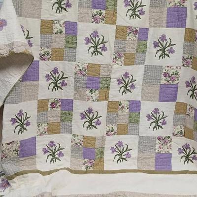Iris Design Quilt With Cream Background
