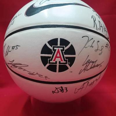 Autographed Nike Basketball – Arizona Wildcats Team Signed #2