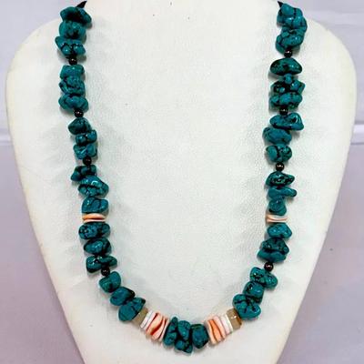 Navajo Turquoise Nugget Necklace w/Spiny Oyster Shell Accents