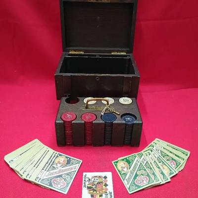 Jack Daniel’s No. 7 Brand Vintage Wooden Poker Set with Chips, Cards & Locking Case