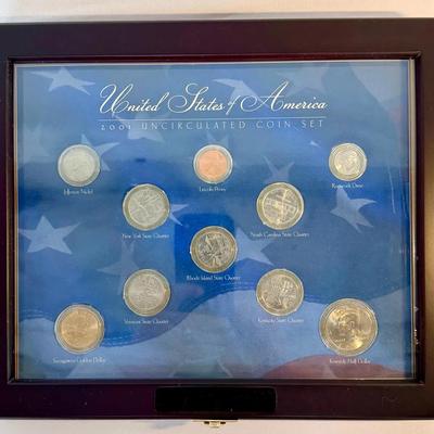 United States of America 2001 Uncirculated Coin Set / Wooden Display Case