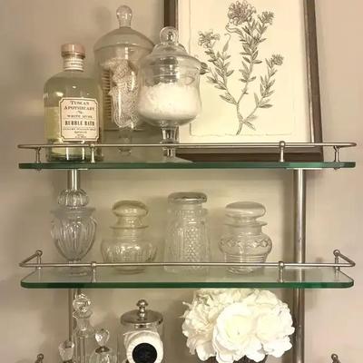 Clear glass vessels and more bathroom decor
