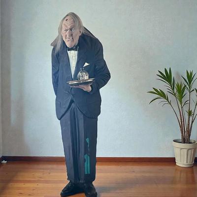 Halloween decorations gravely the butler others