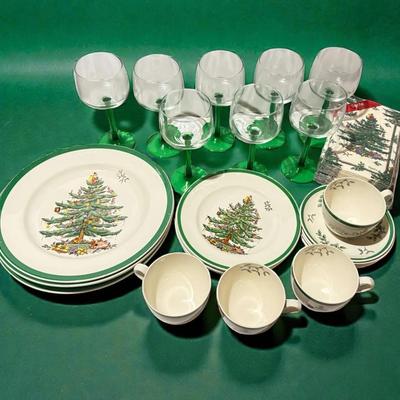 Four spode christmas tree settings