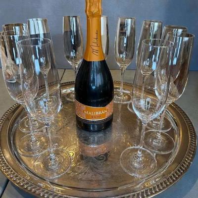 Champagne flutes serving tray