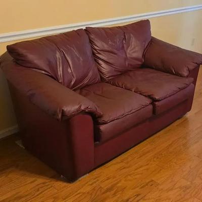 SIMMONS Maroon Pleather 2-Cushion Loveseat