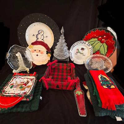 Park Avenue Crystal Christmas Tree And Santa Glass Tray