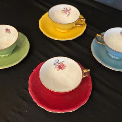 Vintage Victoria Porcelain Demitasse Set 4 Cups Saucers Czechoslovakia Art Deco Gold 1918-1939