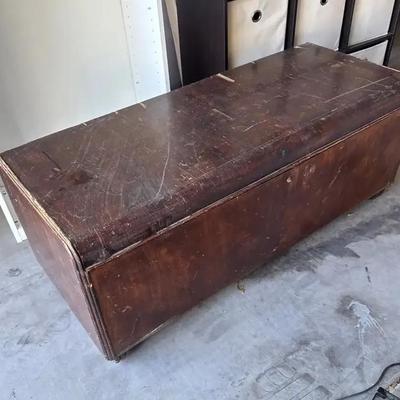 Large Wooden Hope Chest - Cedar with Hinge