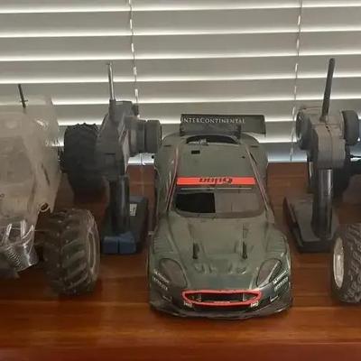 3 R/C Remote Controlled Cars Trucks & Detachable Shells - Various Accessories, Losi Tire Packages