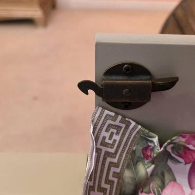 Sale Photo Thumbnail #247: Hooker Furniture Dresser with Mirror
