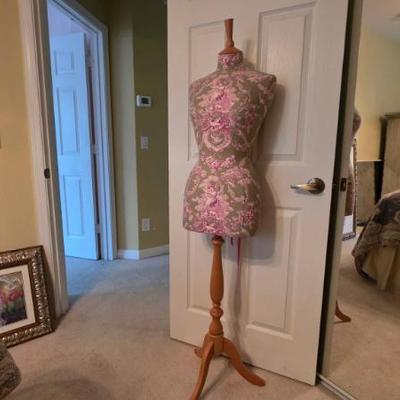 Sale Photo Thumbnail #310: Floral Mannequin on Wooden Stand
