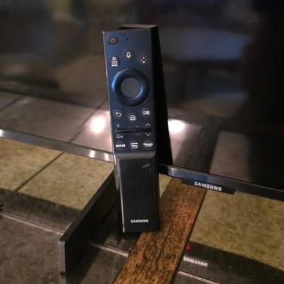 Sale Photo Thumbnail #100: Samsung Smart TV With Remote Control UHD 4K
