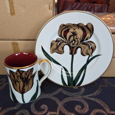Set of 16 Fitz and Floyd Iris Floral Mugs & Plates Porcelain Gold Trim Like New
