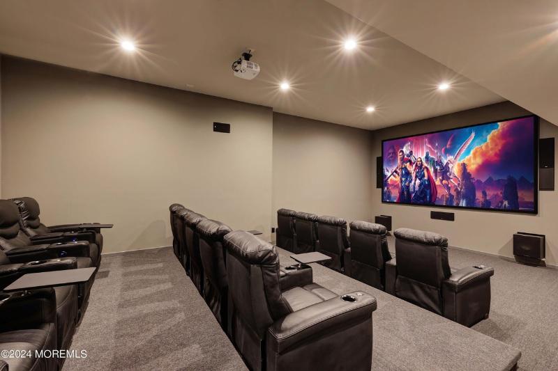 Sale Photo Thumbnail #194