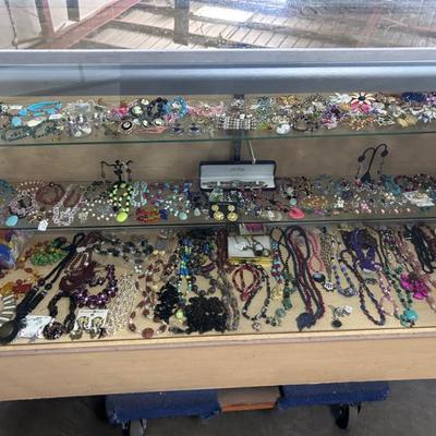 Sale Photo Thumbnail #619