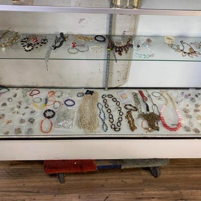 Sale Photo Thumbnail #632