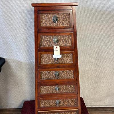 Sale Photo Thumbnail #597