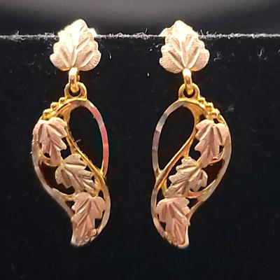 Mt. Rushmore Black Hills Gold 12K And 10K Earrings 