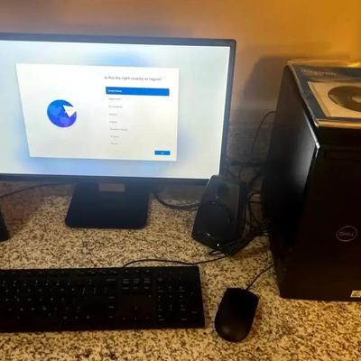 Dell Inspiron 3891 Desktop Computer with Monitor and Accessories