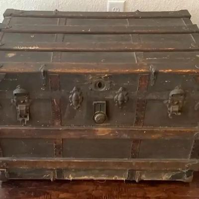 Vintage Steamer Trunk with Hardware & Lift Tray