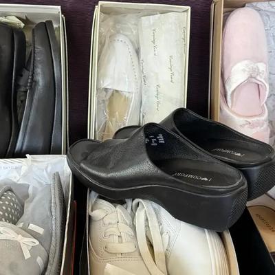 Lot 147:  Ladies Shoes And Slippers (New), Size 7