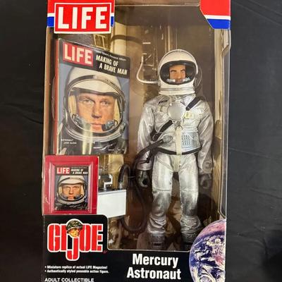 421: 2002 G.I. Joe Classic Collection LIFE Apollo Moon Landing Astronaut Figure – New in Box