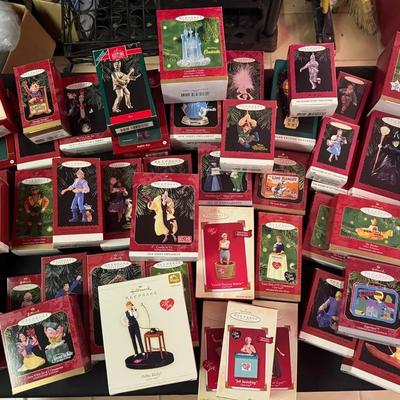 249: Vintage Hallmark Keepsake Ornaments Characters (Disney, Wizard Of Oz, Lucille Ball & More)