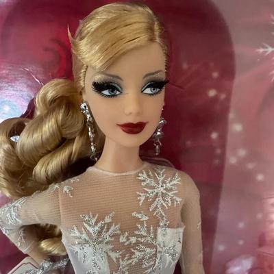 Lot 109:  2008 Holiday Barbie