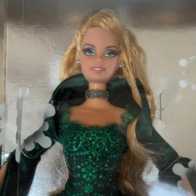 Lot 117:  2004 Holiday Barbie