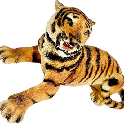 Vintage Hand-Painted Tiger Figurine – Realistic Wildlife Collectible