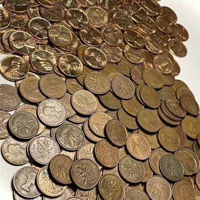300 Coin Lot. Half Uncirculated US pennies & Half Circulated Canadian Pennies!