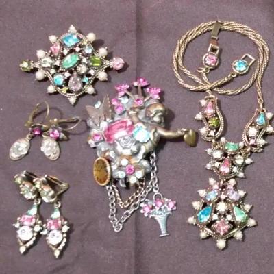 Hollycraft c 1951 & 1953  & Other Romantic Style Jewelry 