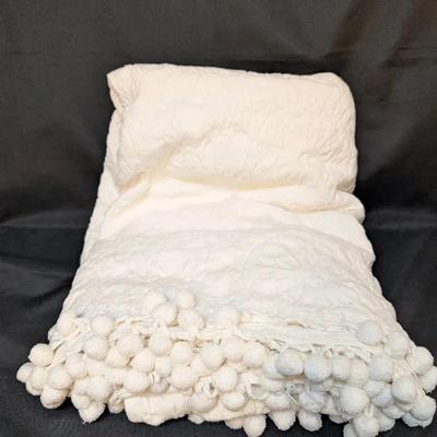 Vintage Pom Pom Bedspread 