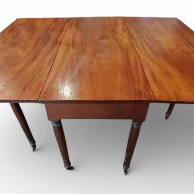 Vintage Solid Wood Gate Leg Drop-Leaf Table