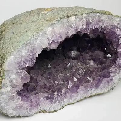 Large Natural Amethyst Geode Crystal Specimen - 7" Tall