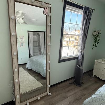 Sale Photo Thumbnail #32