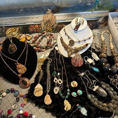 Sale Photo Thumbnail #195