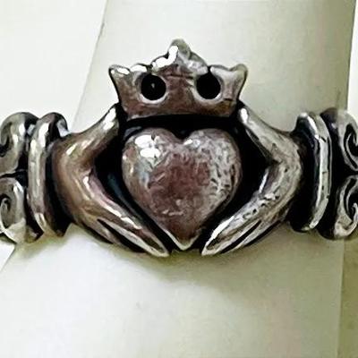 “James Avery” Vintage Claddagh Sterling Silver Ring
