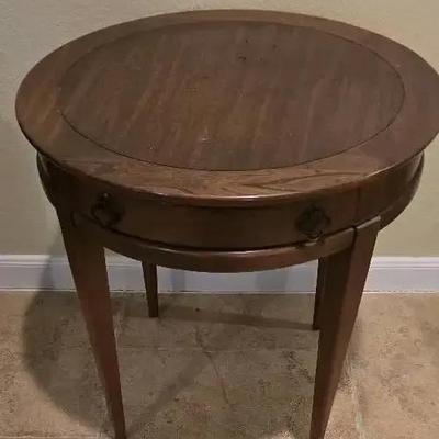 Round Accent Table 