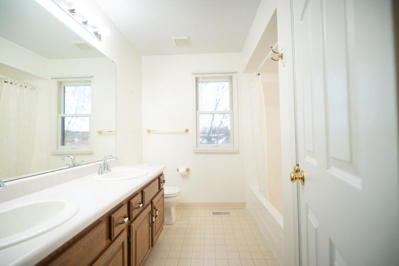 Sale Photo Thumbnail #26