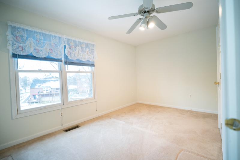 Sale Photo Thumbnail #31