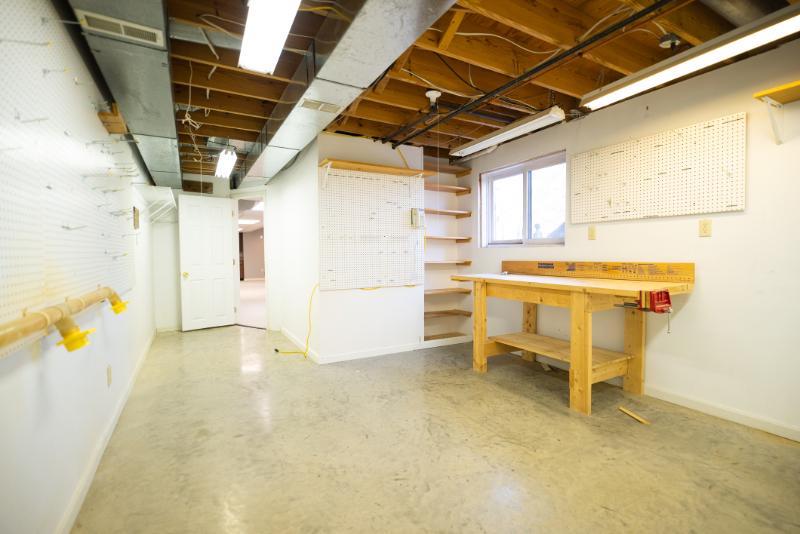 Sale Photo Thumbnail #38