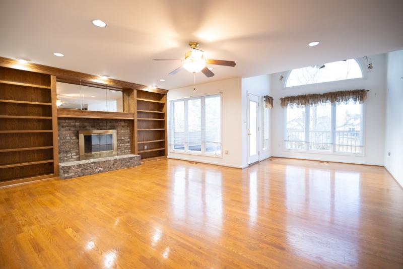 Sale Photo Thumbnail #12