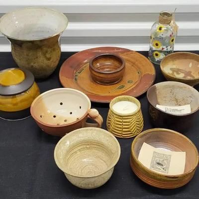 Art Pottery Lot (1126)