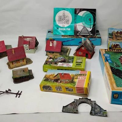 N & HO Gauge Train Garden Accessories & Houses 