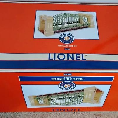 Lionel Hellgate Bridge 