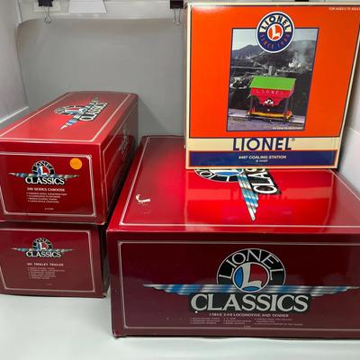 Lionel Locomotive & Cars Set Of 4