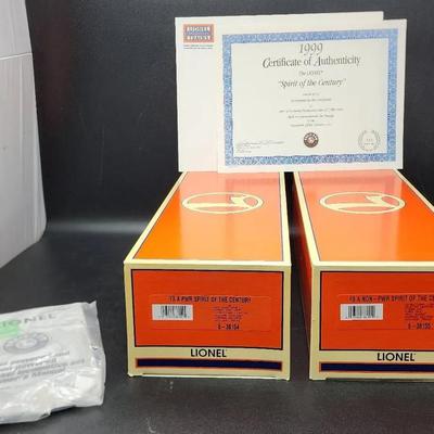 Lionel - Powered & Non-Powered F3A Diesel Locomotive Set