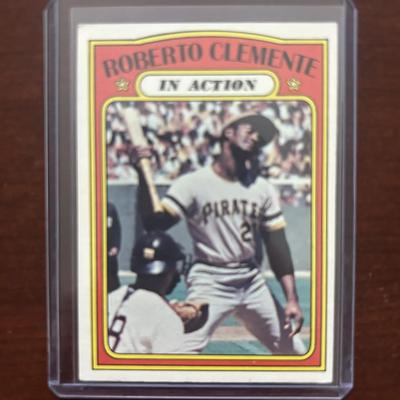 1972 Topps Baseball Card. Roberto Clemente In Action - Pittsburgh Pirates. Card #310